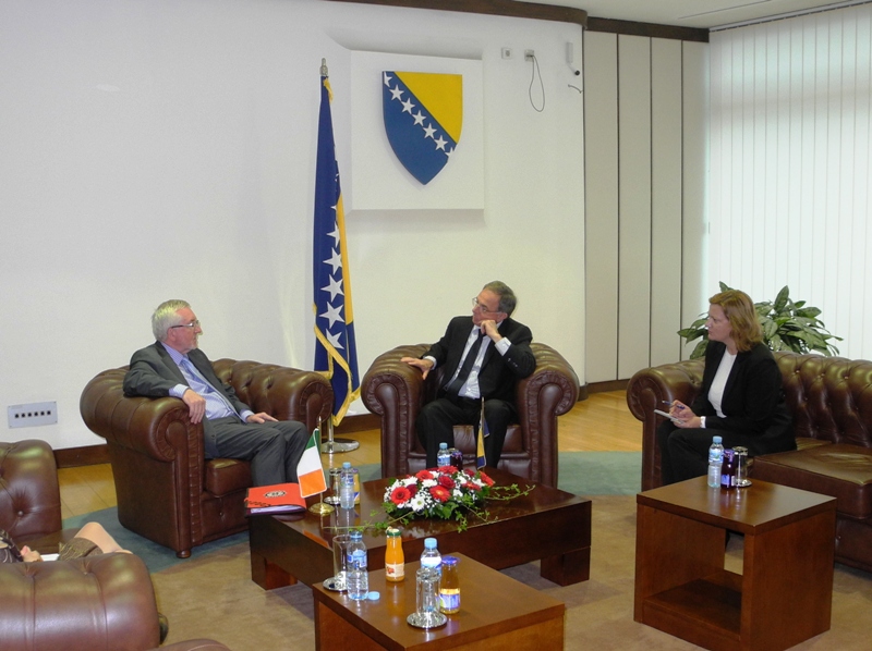 Predsjedavajući Zajedničke komisije za evropske integracije, Halid Genjac razgovarao s ambasadorom Irske za BiH sa sjedištem u Ljubljani